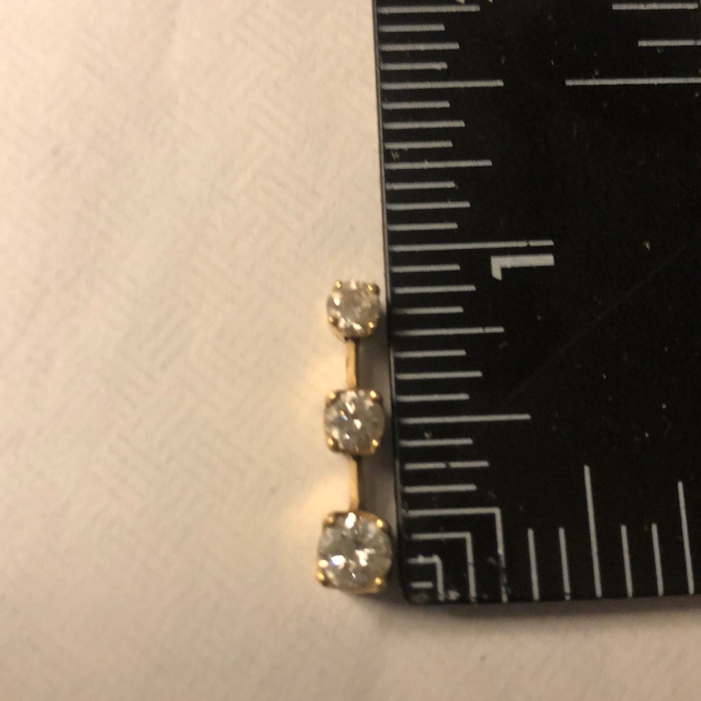 Diamond pendant & 18” 14kt gold chain from Jared’s